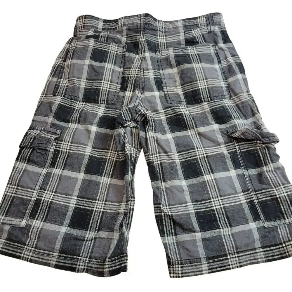 Old Navy plaid cargo shorts 14